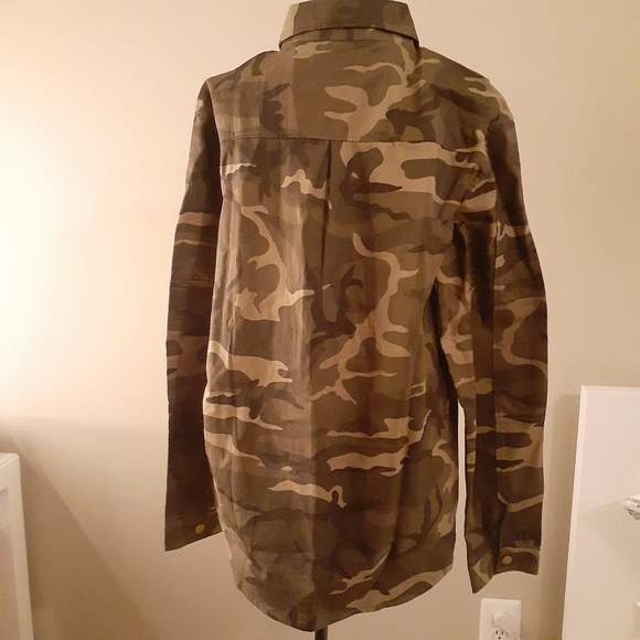 Muted army buttoned down shirt - Picture 5 of 6